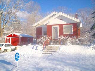 15954 Fenton, Redford, MI  48239 Gorgeous home for sale country living in the city!